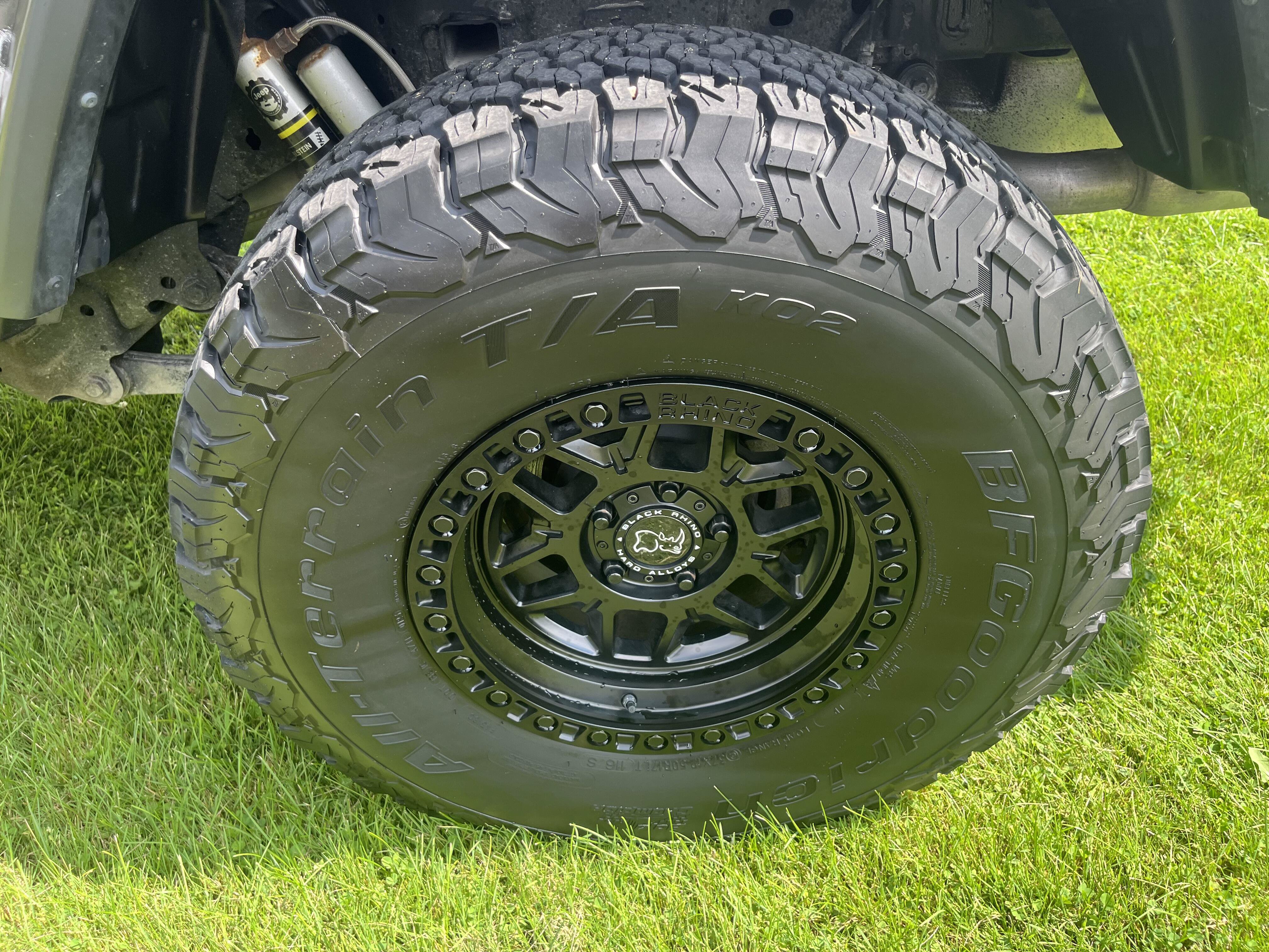 Certified 2024 Jeep Gladiator Sport AWD/4WD image 10