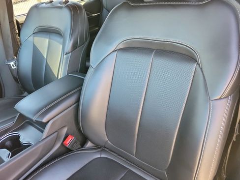 Used 2024 Jeep Grand Cherokee L Limited w/ Luxury Tech Group II image 8