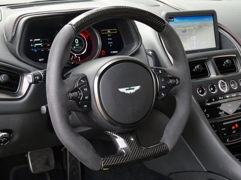 Used 2019 Aston Martin DB11 AMR image 11