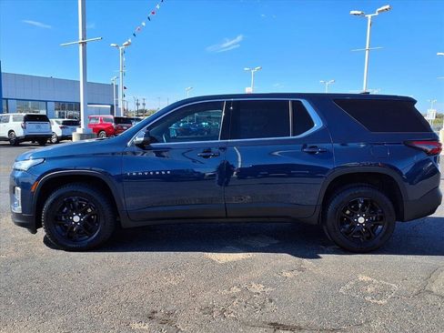Used 2023 Chevrolet Traverse LS image 4