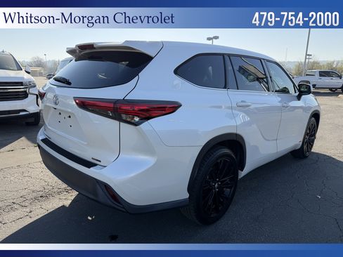 Used 2021 Toyota Highlander L image 5