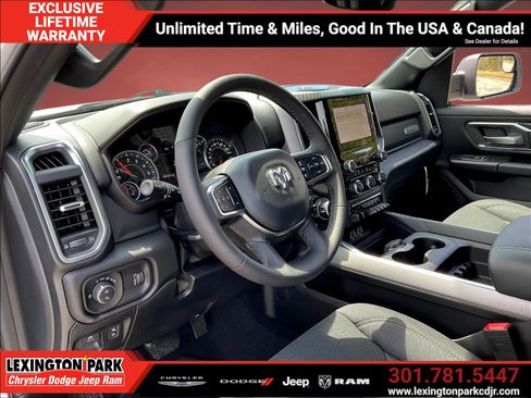 New 2026 RAM 1500 Big Horn w/ Night Edition AWD/4WD image 6