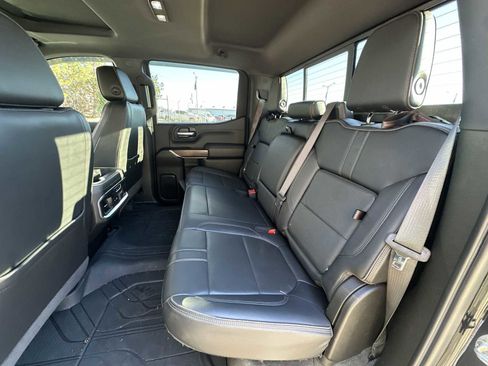 Used 2019 Chevrolet Silverado 1500 High Country image 24