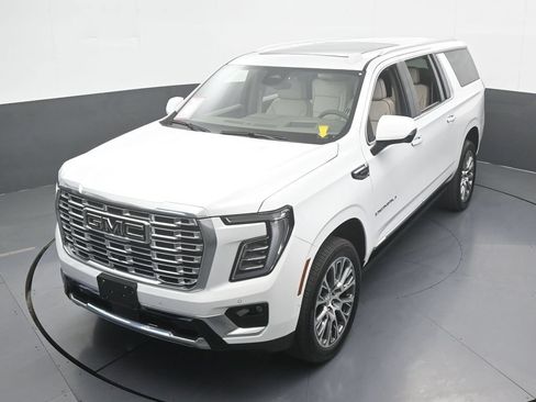 Used 2026 GMC Yukon XL Denali w/ Denali Reserve Package AWD/4WD image 59