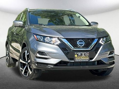 Used 2022 Nissan Rogue Sport SL AWD/4WD image 2