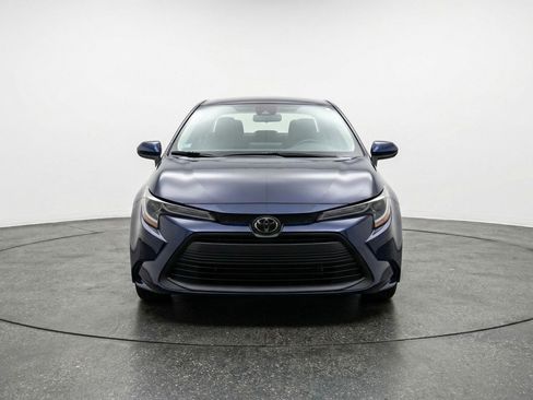 Used 2025 Toyota Corolla LE FWD image 2