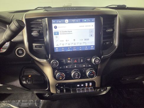 Used 2024 RAM 2500 Laramie w/ Safety Group AWD/4WD image 13