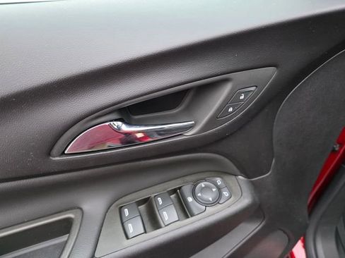 Used 2023 Chevrolet Equinox LT image 16