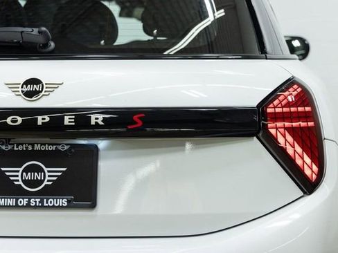 Certified 2025 MINI Cooper S image 11