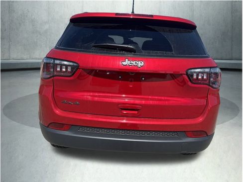 New 2025 Jeep Compass Latitude w/ Sun & Sound Group image 8