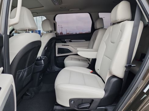Used 2021 Kia Telluride S image 11