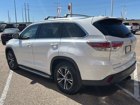 Used 2016 Toyota Highlander XLE image 8