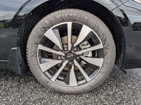 New 2025 Nissan Sentra SV w/ SV Premium Package image 12