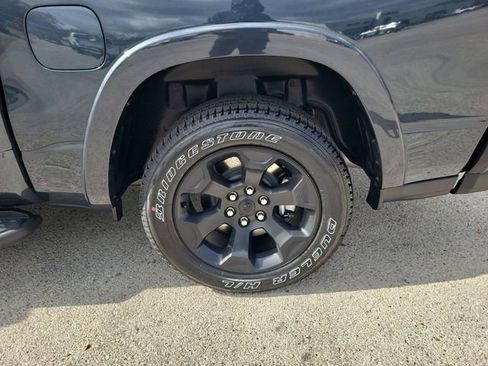 New 2026 RAM 1500 4x4 Crew Cab image 18