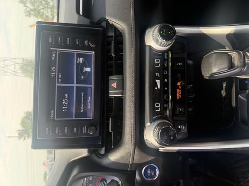 Used 2019 Toyota RAV4 XLE w/ Convenience Package AWD/4WD image 14