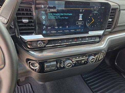 Used 2025 Chevrolet Silverado 1500 RST AWD/4WD image 26
