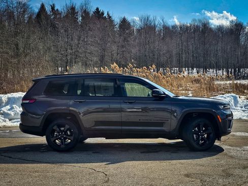 New 2026 Jeep Grand Cherokee L Limited w/ Limited Altitude Package AWD/4WD image 2