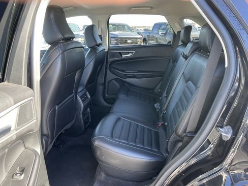 Used 2023 Ford Edge SEL image 8
