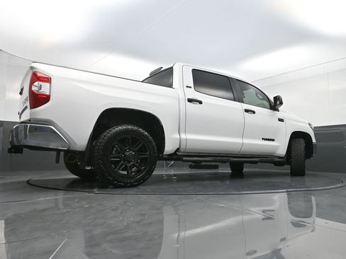 Used 2020 Toyota Tundra SR5 w/ SR5 Upgrade Package AWD/4WD image 28