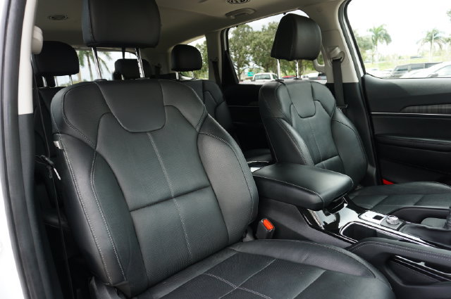 Used 2025 Kia Telluride EX FWD image 2