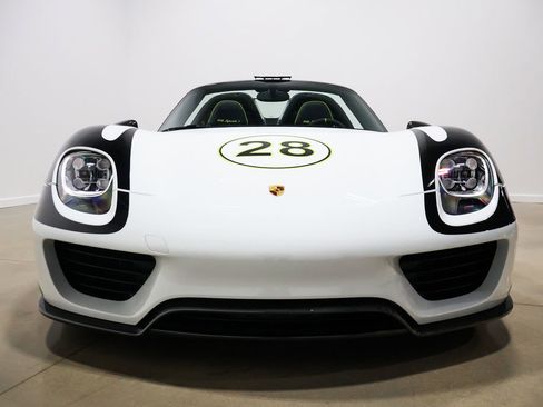 Used 2015 Porsche 918 Spyder image 23