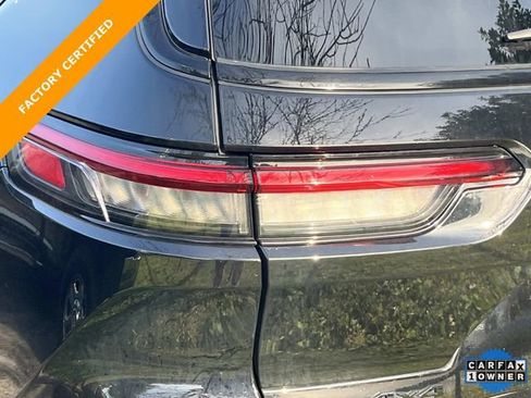 Used 2023 Jeep Grand Cherokee L Limited w/ Luxury Tech Group II image 8