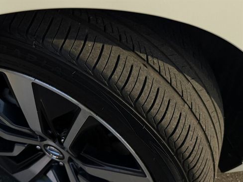 Used 2019 Nissan Maxima SR w/ Premium Package FWD image 8