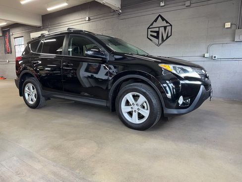 Used 2013 Toyota RAV4 XLE AWD/4WD image 4