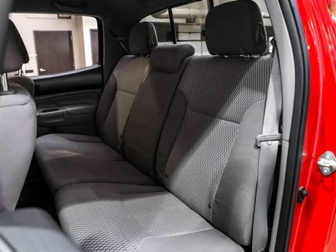 Used 2014 Toyota Tacoma PreRunner w/ SR5 Package RWD image 37