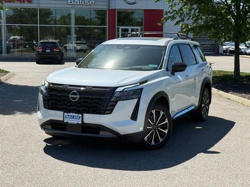 New 2026 Nissan Pathfinder Platinum AWD/4WD image 2