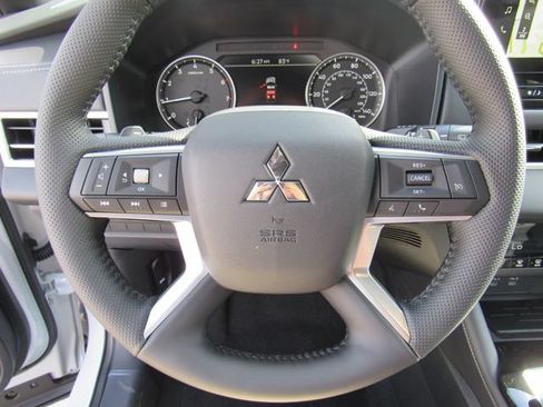 New 2026 Mitsubishi Outlander LE FWD image 30