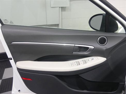 Used 2022 Hyundai Sonata SEL w/ Convenience Package FWD image 18