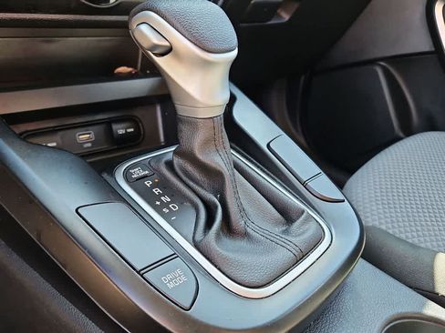 Used 2024 Kia Soul LX w/ Option Group 015 FWD image 21