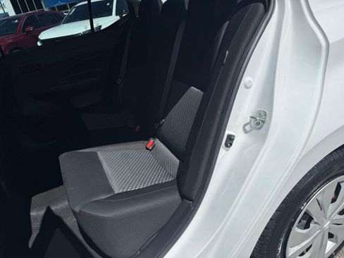 Used 2020 Nissan Versa S image 32