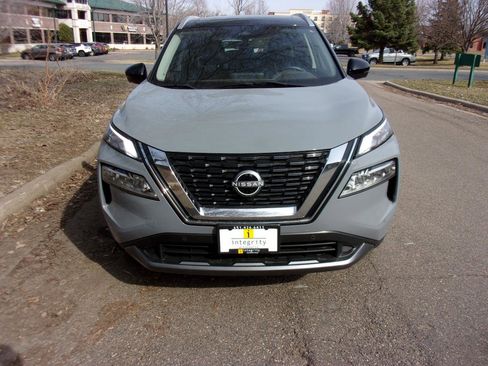 Used 2023 Nissan Rogue SL w/ SL Premium Package image 7