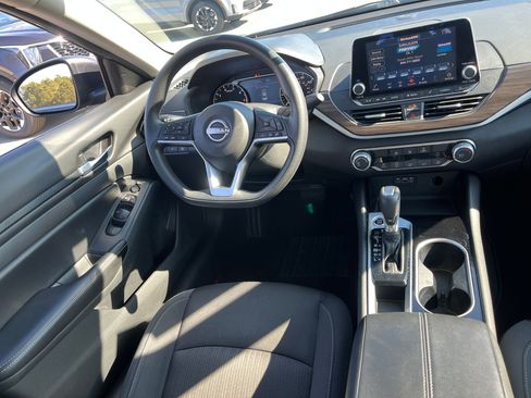 Used 2024 Nissan Altima 2.5 SV image 23