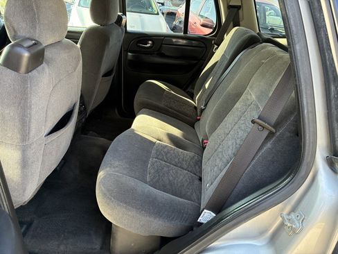 Used 2007 GMC Envoy SLE image 12