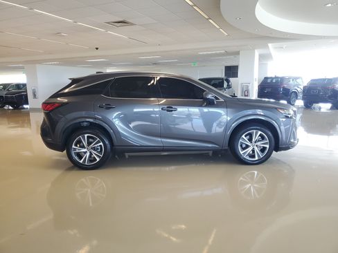 Used 2024 Lexus RX 350 Premium w/ Accessory Package (Z1) FWD image 11