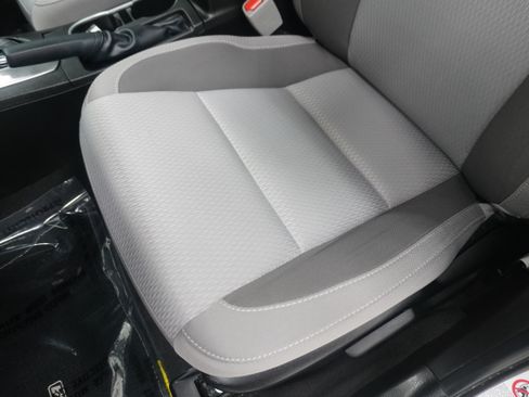 Used 2017 Toyota Corolla LE FWD image 12
