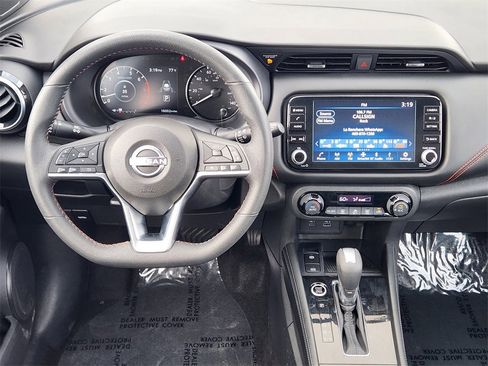 Used 2024 Nissan Kicks SR image 25