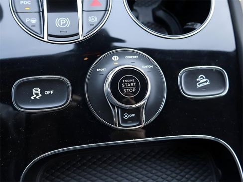 Used 2023 Bentley Bentayga Extended Wheelbase image 31