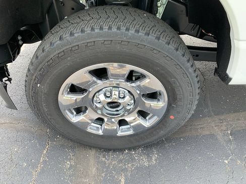 New 2026 Ford F250 4x4 Crew Cab Super Duty image 2