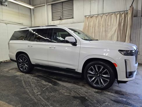 Used 2021 Cadillac Escalade Sport w/ Driver Assist Tech Package image 5