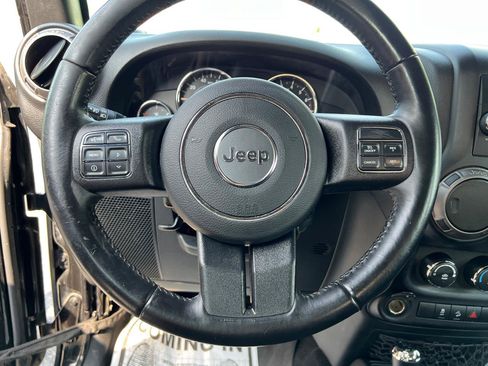Used 2018 Jeep Wrangler Unlimited Sport w/ Connectivity Group AWD/4WD image 21