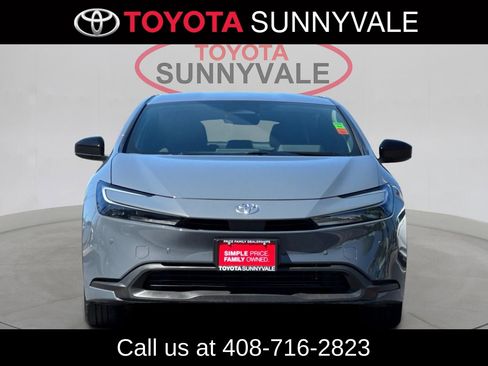 Used 2025 Toyota Prius LE image 11