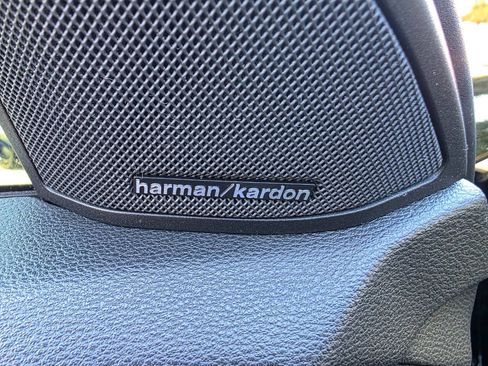 Used 2011 Mercedes-Benz E 350 4MATIC Sedan image 10