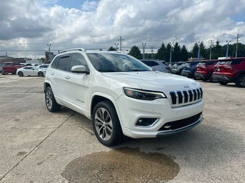 Used 2019 Jeep Cherokee Overland w/ Technology Group AWD/4WD image 11