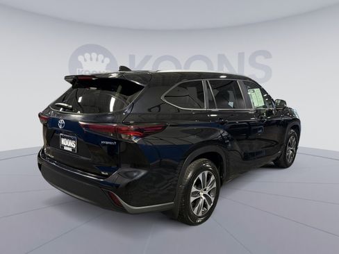 Used 2024 Toyota Highlander XLE image 7
