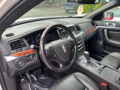 Used 2013 Lincoln MKS AWD image 19