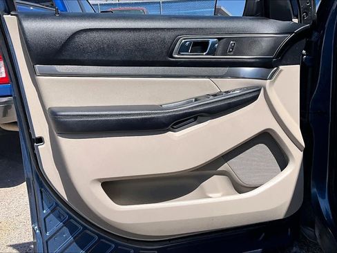Used 2019 Ford Explorer XLT w/ Equipment Group 201A FWD image 20